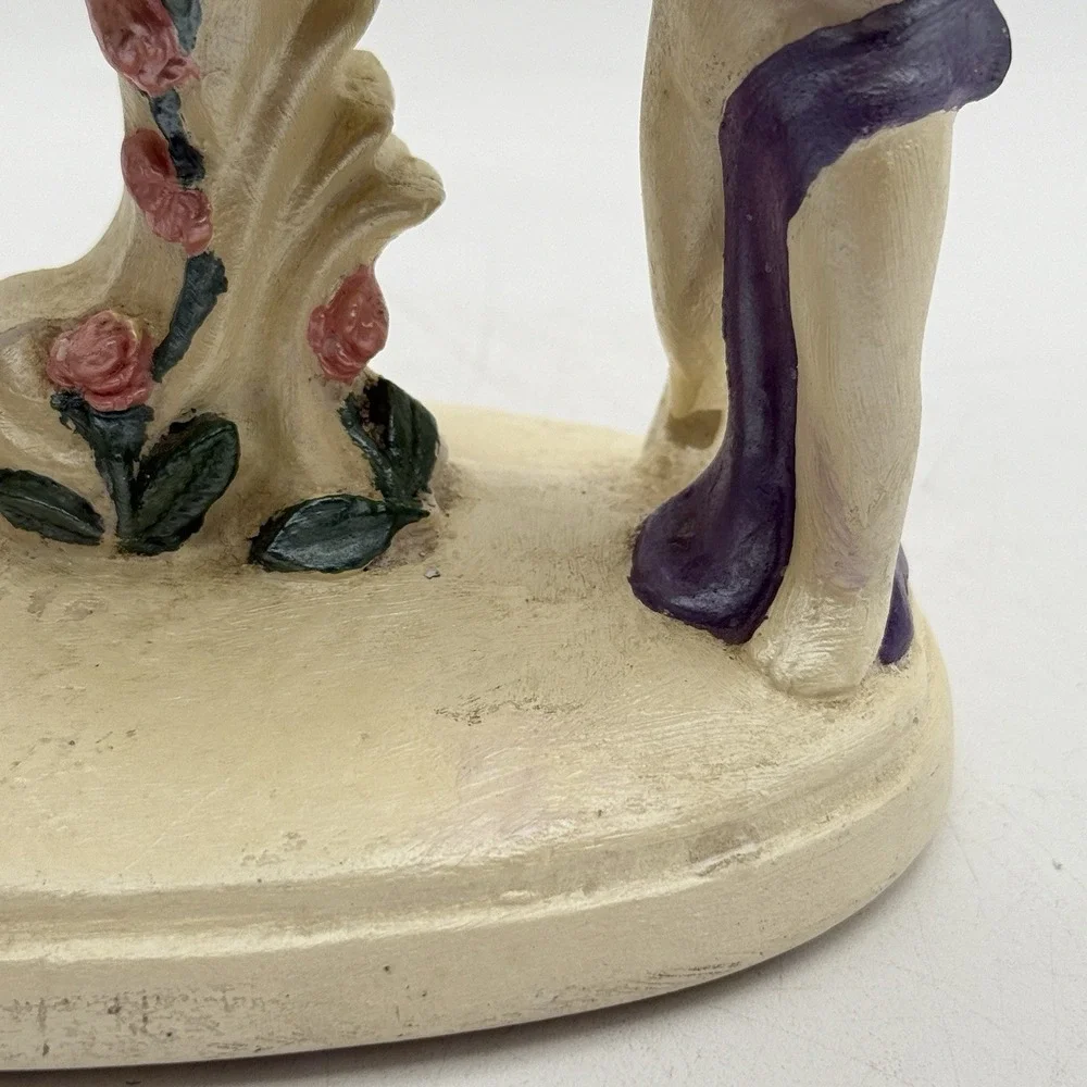 The Unbranded Brand vintage plaster